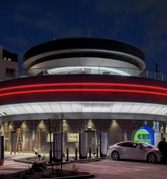 tesla-diner-supercharger