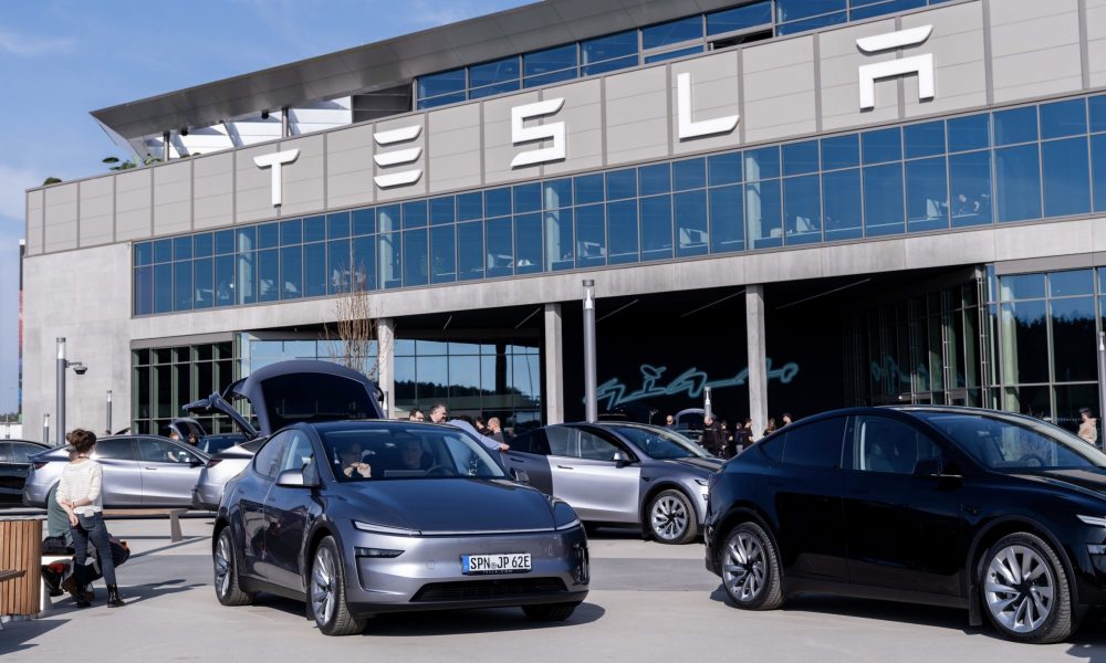 tesla-model-y-giga-berlin-delivery