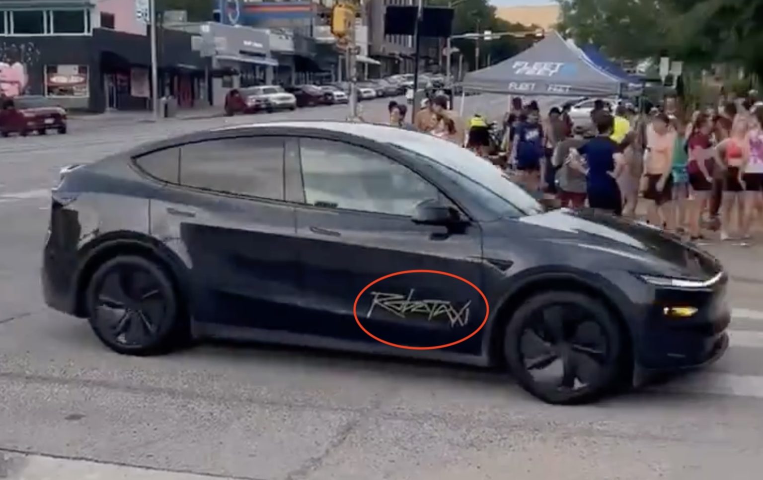 robotaxi-tesla-austin-1536x967.jpg