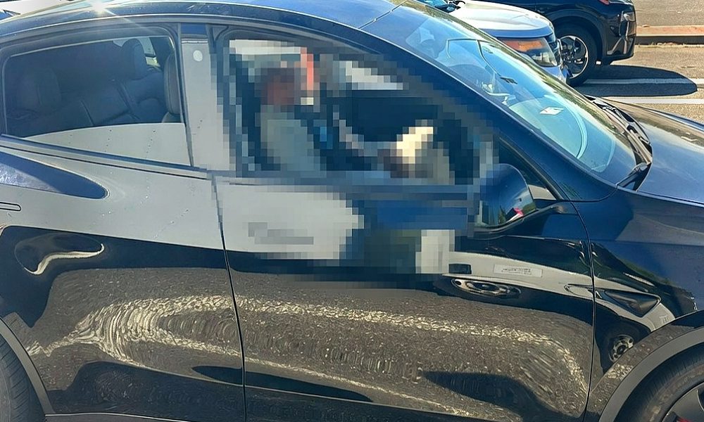Tesla drives drunk owner while he naps, Police still arrest him on DUI